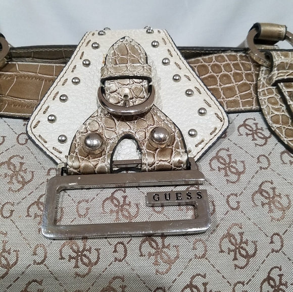 Guess Purse - Picture 2 of 8